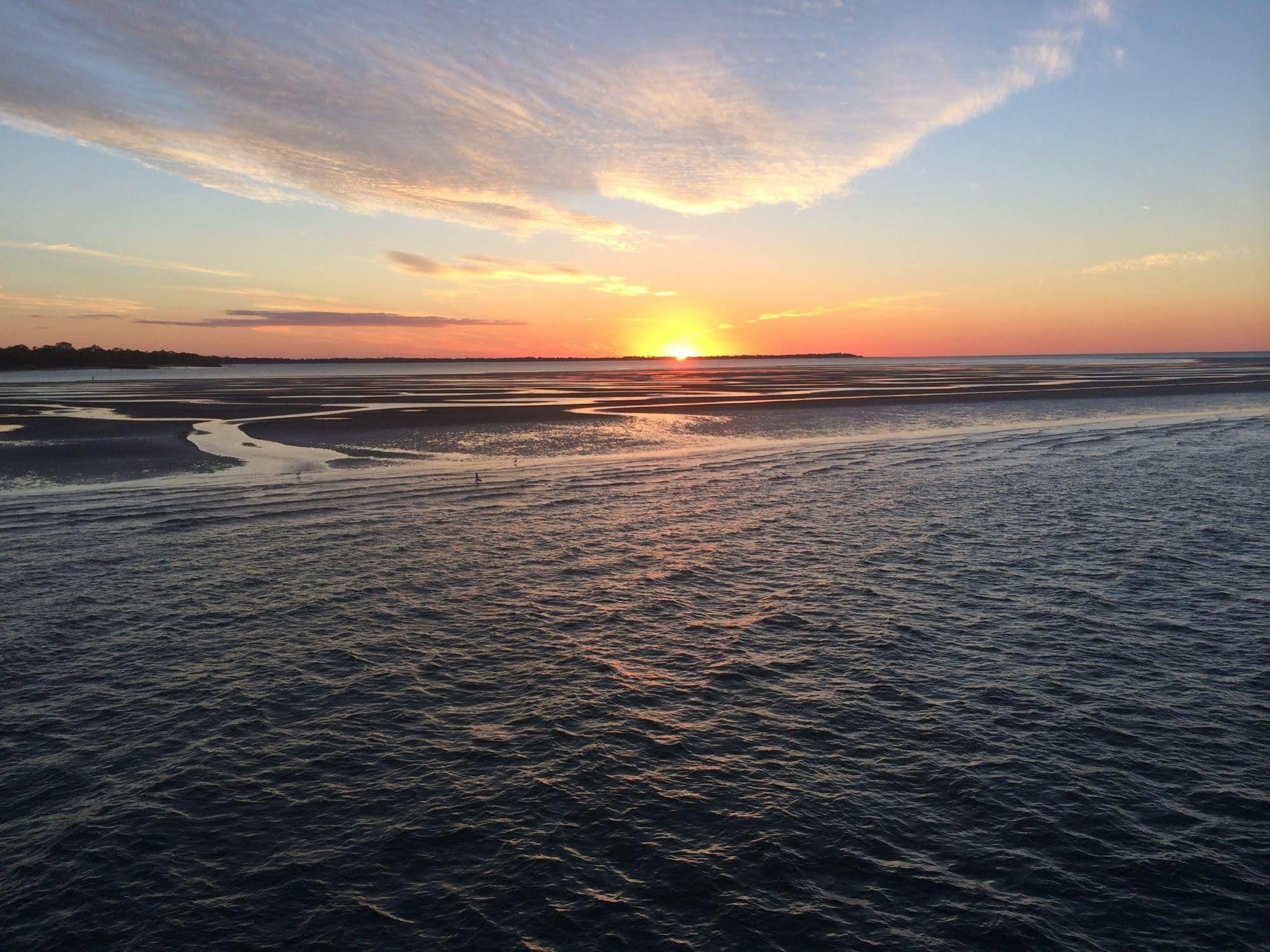 Jade Waters Luxury Apartments Hervey Bay Buitenkant foto