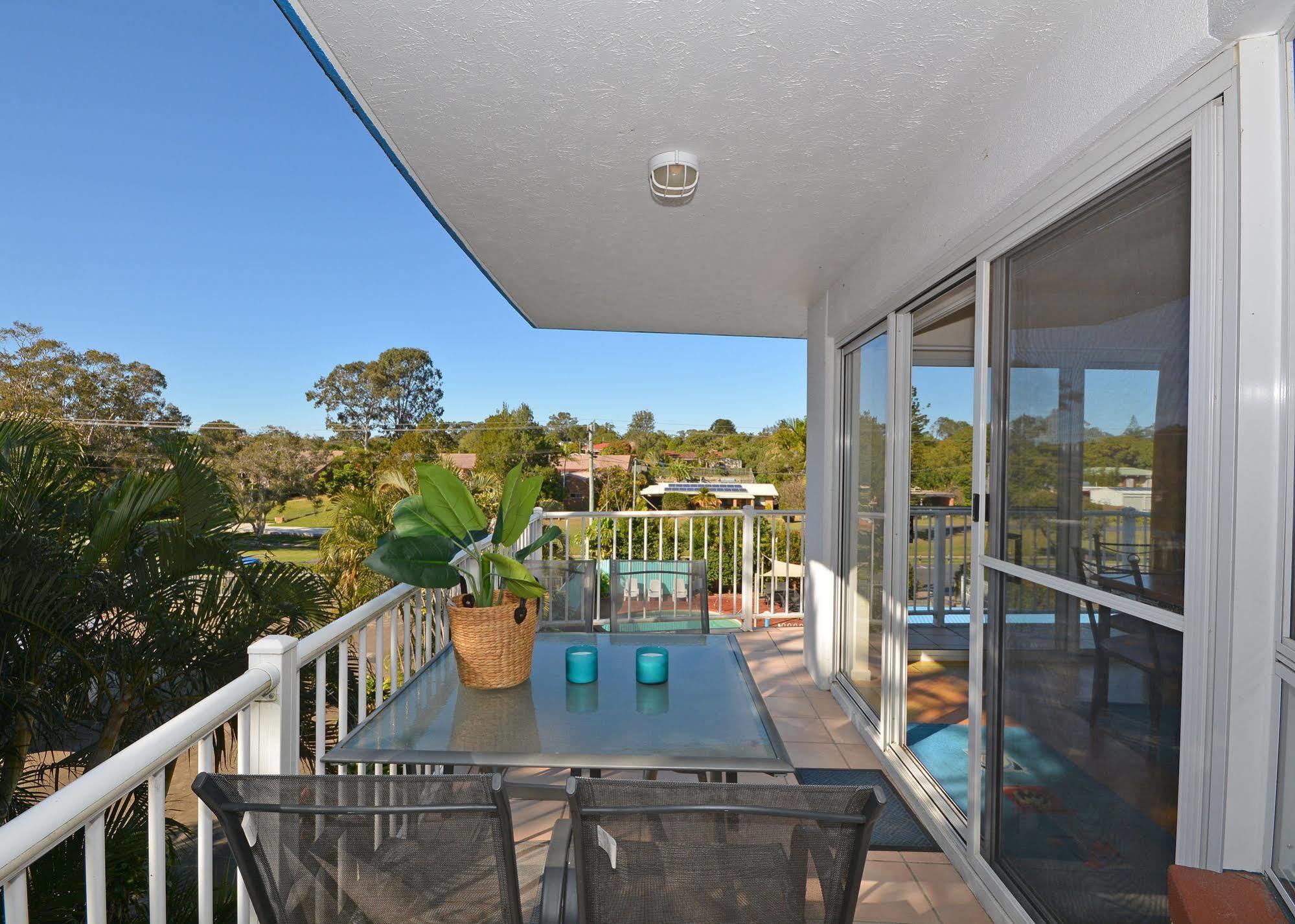Jade Waters Luxury Apartments Hervey Bay Buitenkant foto