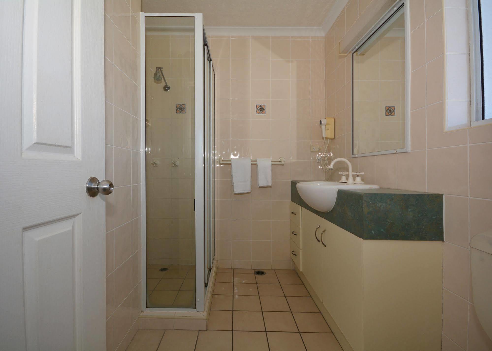 Jade Waters Luxury Apartments Hervey Bay Buitenkant foto